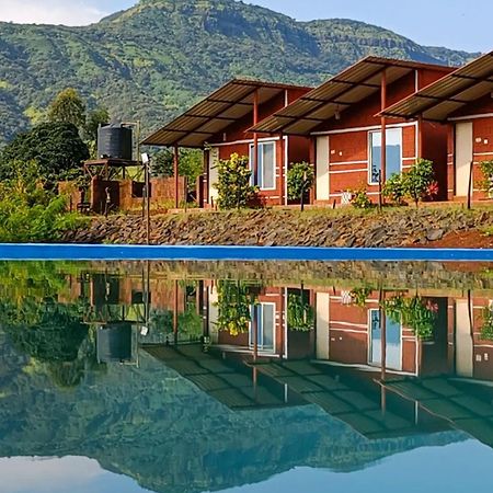 Mysticstays Resort Wai Exteriör bild