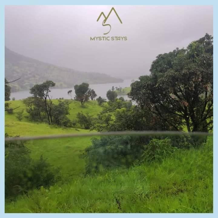 Mysticstays Resort Wai Exteriör bild
