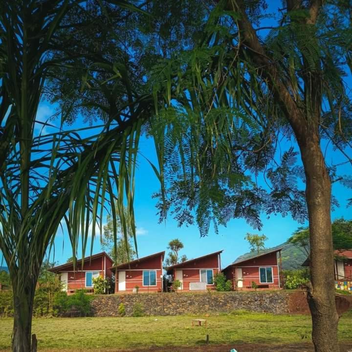 Mysticstays Resort Wai Exteriör bild