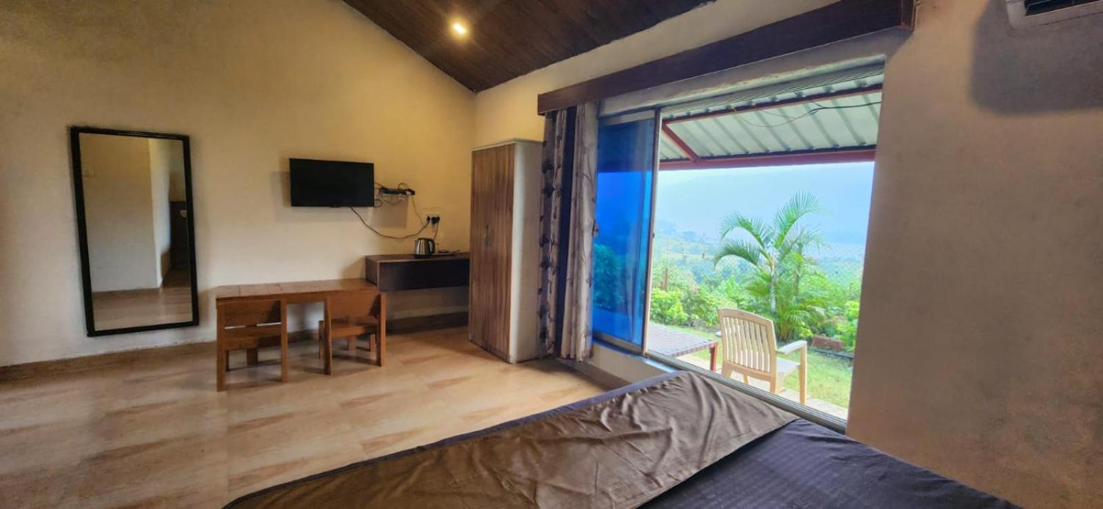 Mysticstays Resort Wai Exteriör bild