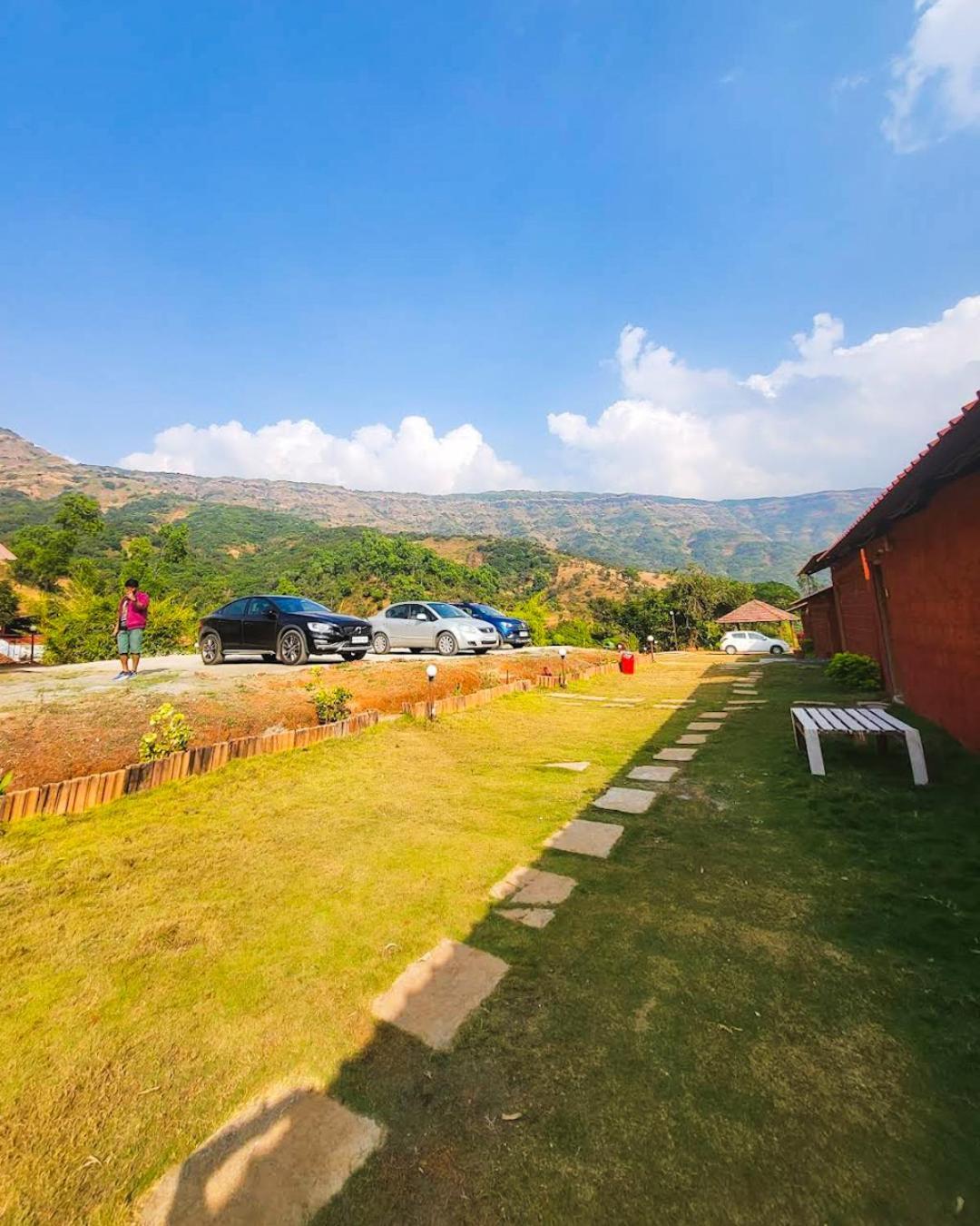 Mysticstays Resort Wai Exteriör bild