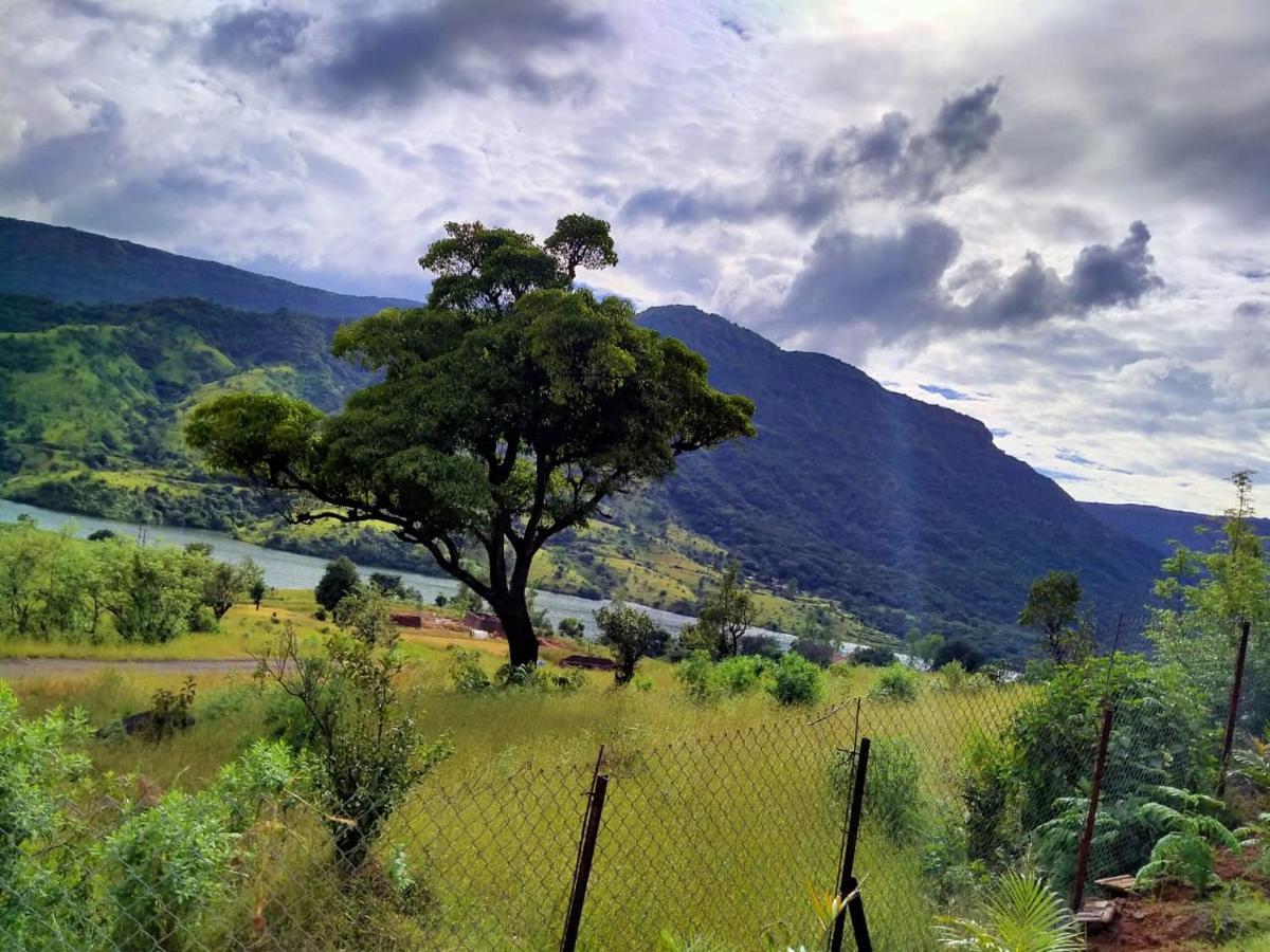 Mysticstays Resort Wai Exteriör bild